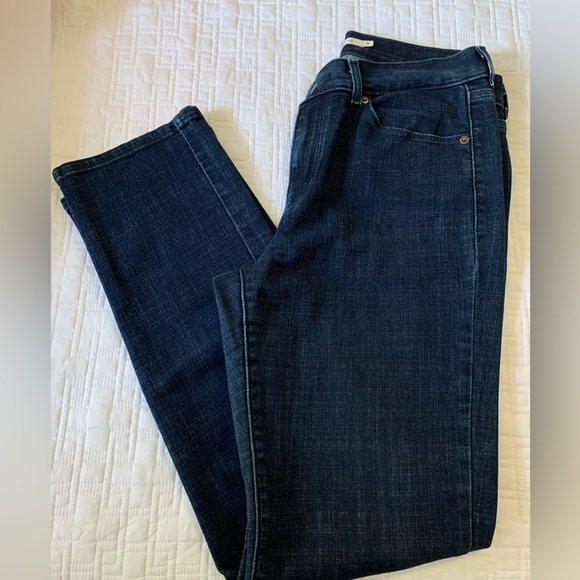 Levi's Dark Blue Classic Straight Leg Women's Jeans Size 8 - Picture 1 of 4